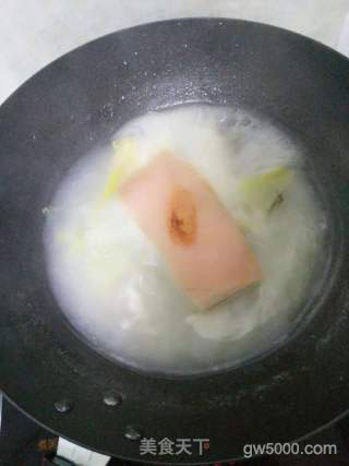梅菜扣肉的做法步骤：1