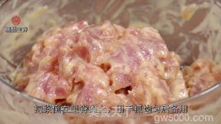 糖醋里脊的做法步骤：2