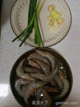 #我最喜爱的家常菜#～～油焖大虾的做法步骤：1