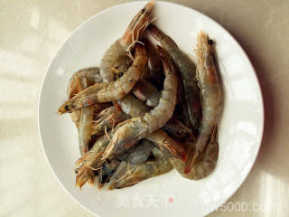 油焖大虾----宴客必备的做法步骤：2