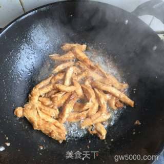 黑木耳青椒鸡柳的做法步骤：4