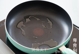 【让王源落泪的美食】拔丝地瓜的做法步骤：6