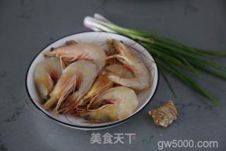 红烧大虾的做法步骤：1