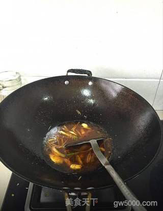 油焖大虾----宴客必备的做法步骤：11