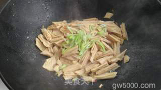 葱烧腐竹的做法步骤：9