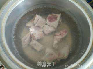 玉米山药排骨汤的做法步骤：3