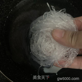 蒸佛跳墙拌粉丝的做法步骤：1