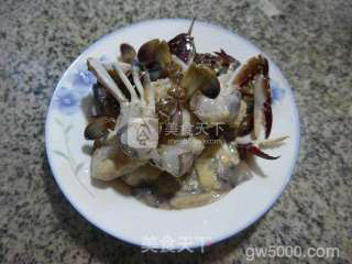 油豆腐青菜螃蟹汤的做法步骤：2