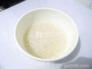 冰糖红枣糯米藕的做法步骤：1