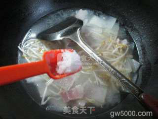 咸肉绿豆芽冬瓜汤 的做法步骤：5
