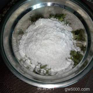 红糖糍粑，槐花糯米糕的做法步骤：3
