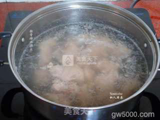山药排骨汤的做法步骤：1