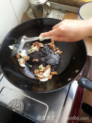 西葫芦杏鲍茹炒肉片的做法步骤：6