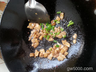西葫芦杏鲍茹炒肉片的做法步骤：5