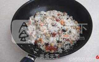 【葱油海鲜饭】--- 让一碗粒粒可口的好米饭承载出一份浓浓的闽南味的做法步骤：6