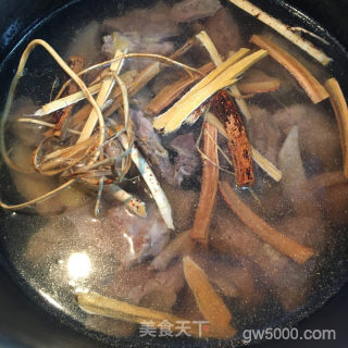 五指毛桃煲老鸽的做法步骤：6