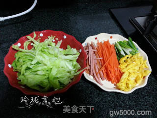 炒 米 粉的做法步骤：2