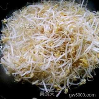 凉拌豆芽的做法步骤：2