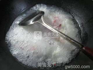 咸肉绿豆芽冬瓜汤 的做法步骤：3