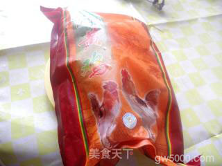 白斩鸡的做法步骤：1