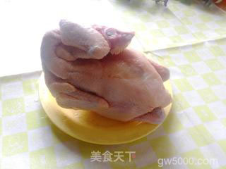 白斩鸡的做法步骤：2