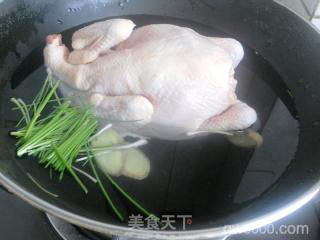 白斩鸡的做法步骤：4