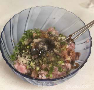 鲜肉生煎包的做法步骤：7