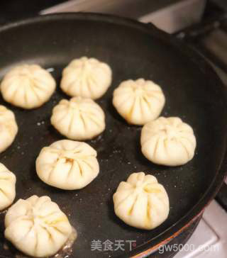 鲜肉生煎包的做法步骤：18