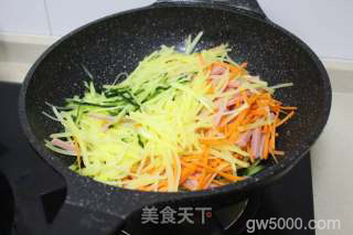 赣榆煎饼卷三丝的做法步骤：9