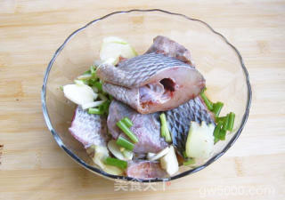 【苏菜】苏式熏鱼的做法步骤：4