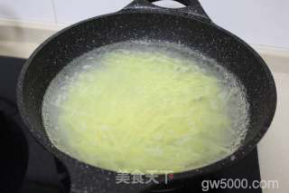赣榆煎饼卷三丝的做法步骤：7