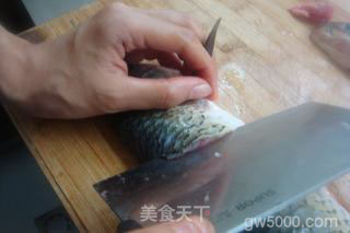 无油烹鱼-家庭制【西湖醋鱼】（选料、片鱼、调味步步详细）的做法步骤：9