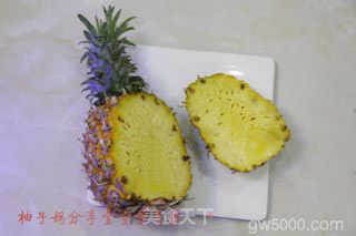 酸甜田园菠萝炒饭的做法步骤：1