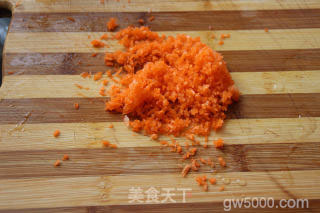 蔬菜鱿鱼圈的做法步骤：1