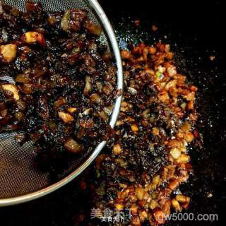 洋葱酥卤肉饭的做法步骤：11