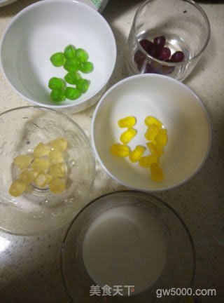 彩虹牛奶杯的做法步骤：2
