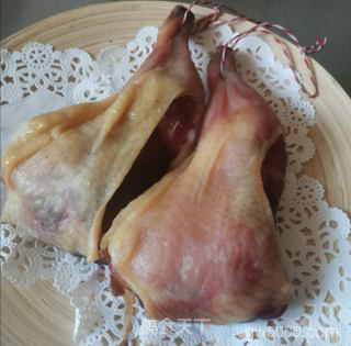 蒜香腊鸡腿的做法步骤：1