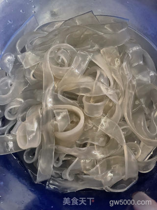 剁椒鱼头的做法步骤：1