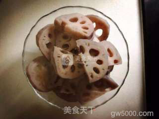 湖南小吃 麻辣藕片的做法步骤：1