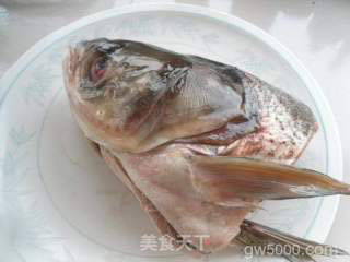 【东北】剁椒鱼头的做法步骤：2