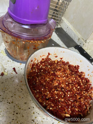 湖蒜蓉剁辣椒的做法步骤：4