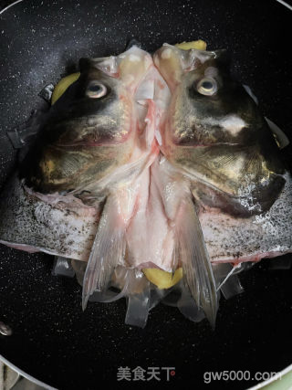 剁椒鱼头的做法步骤：9