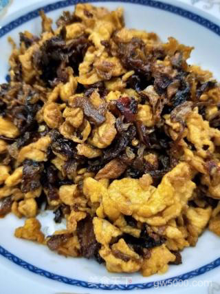 外婆菜炒鸡蛋的做法步骤：7