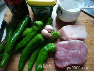经典湘菜辣椒炒肉的做法步骤：3