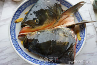 剁椒鱼头的做法步骤：3