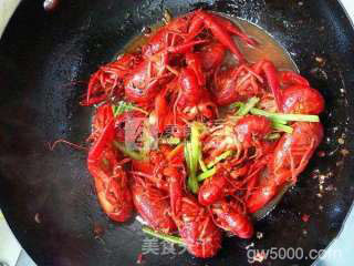 麻辣小龙虾的做法步骤：8