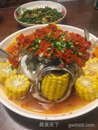 剁椒鱼头的做法步骤：4