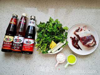 小炒牛肉的做法步骤：1