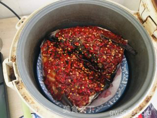蒸剁椒鱼头的做法步骤：5