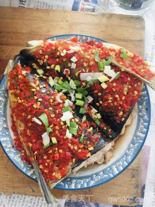 蒸剁椒鱼头的做法步骤：7